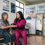 La fisioterapeuta oaxaqueña Andrea Cruz Ramírez analiza la relación entre medicina ancestral, hueseros y rehabilitación física en la Mixteca.