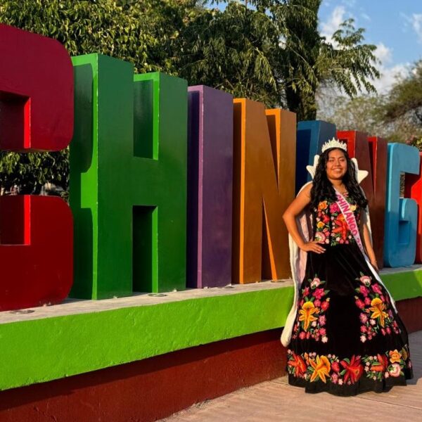 Yuuvi Ortiz: La Joven que Rescata la Identidad Mixteca en Chinango